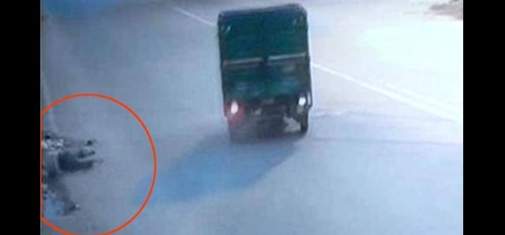 Injured man on the road broke groan own, not someone help