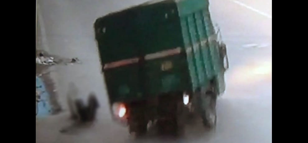 Injured man on the road broke groan own, not someone help