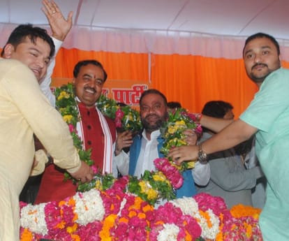 swami prasad maurya reaches bjp office after joining bjp