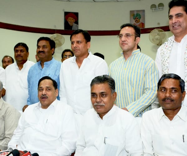 naseemuddin press conference in lucknow