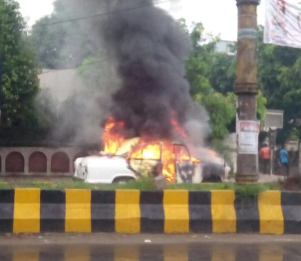 fire, fire incident, car fire incident, fire in car in market, car fire incident in jalandhar