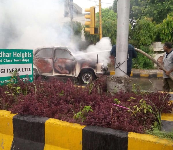 fire, fire incident, car fire incident, fire in car in market, car fire incident in jalandhar