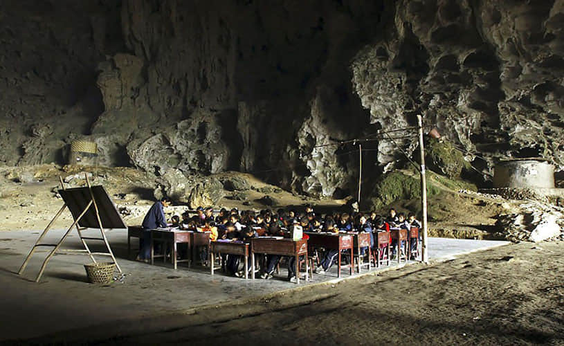 Giant Cave In China Has 100 People Living Inside