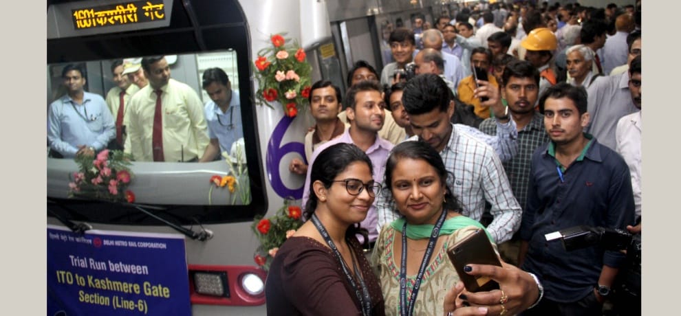 cisf says women can take knife in delhi metro for self defence