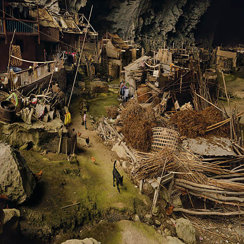 Giant Cave In China Has 100 People Living Inside