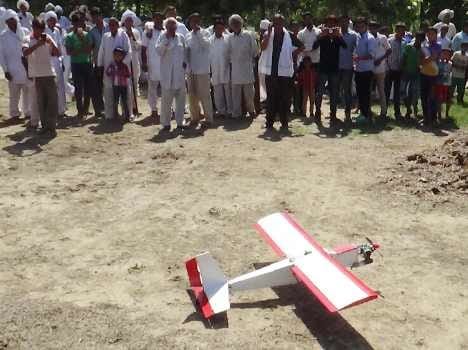 unique plane, ajab gajab plane, weird device, ajab gajab device, student invented desi plane