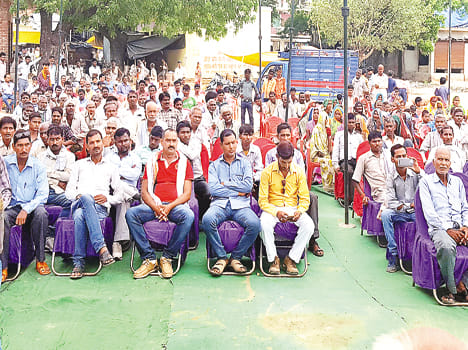 in kisan panchayat state and central govt. attacked