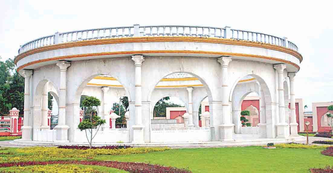 new look gandhi samadhi