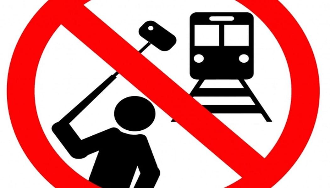 Now, tourist sites to get `selfie danger zones'