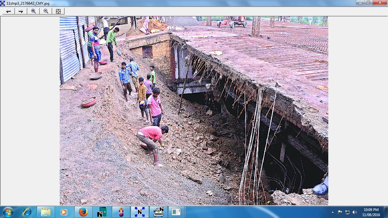 The roof of House collasped