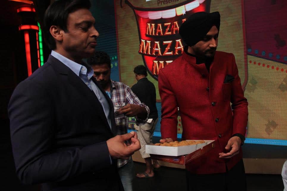 Shoaib akhtar and harbhajan singh lewd comment on ashish nehra 