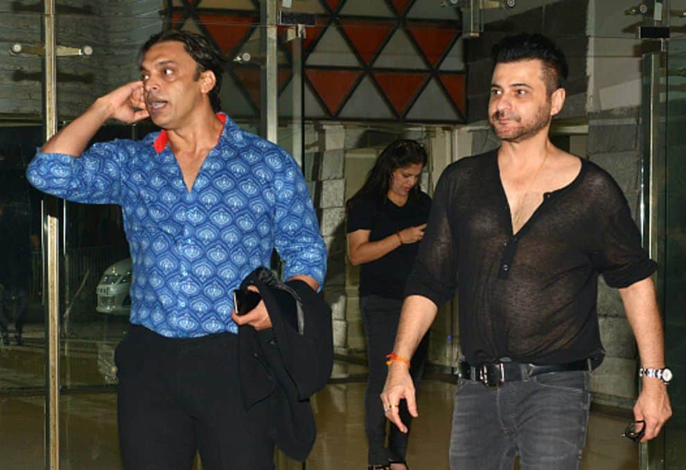 Shoaib Akhtar injured on the sets of Mazak Mazak Mein?