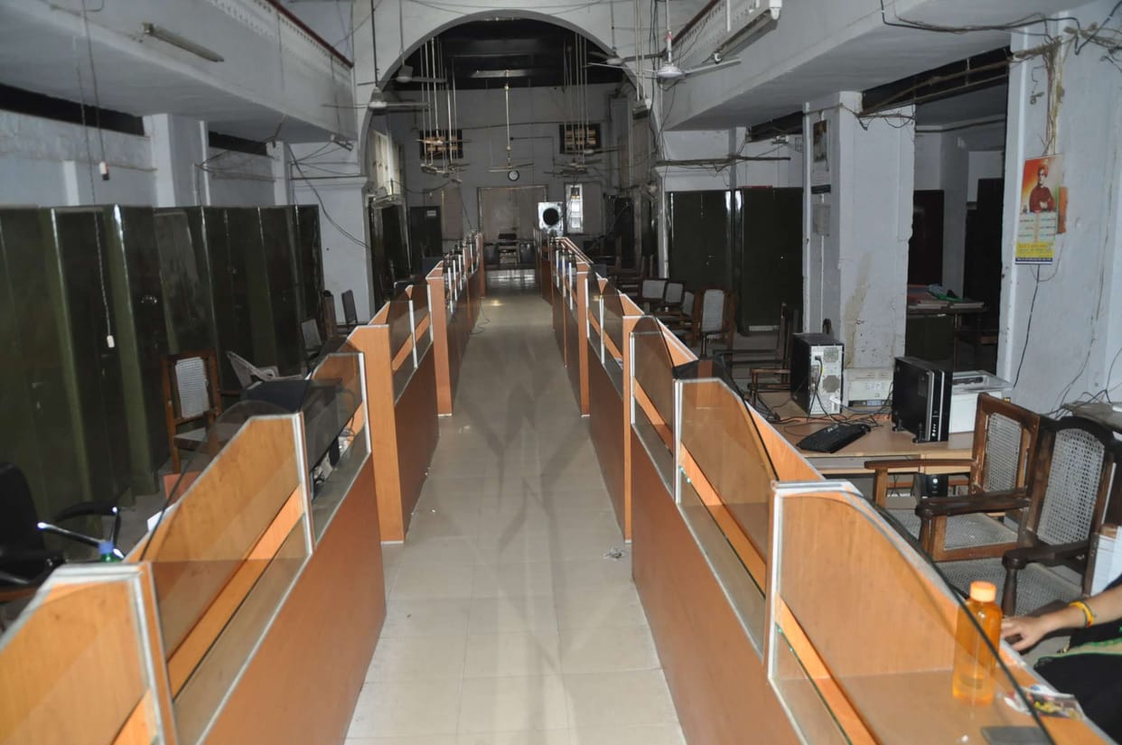 Employee absence, silence offices