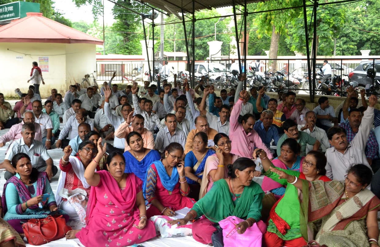 State workers on strike, the complainant suffering