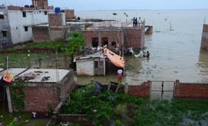 Water entered houses in the alluvial areas , increased tension