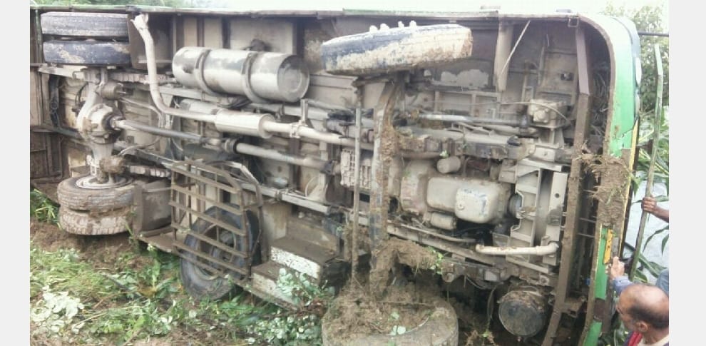 16 injured in Private bus accident at mandi.