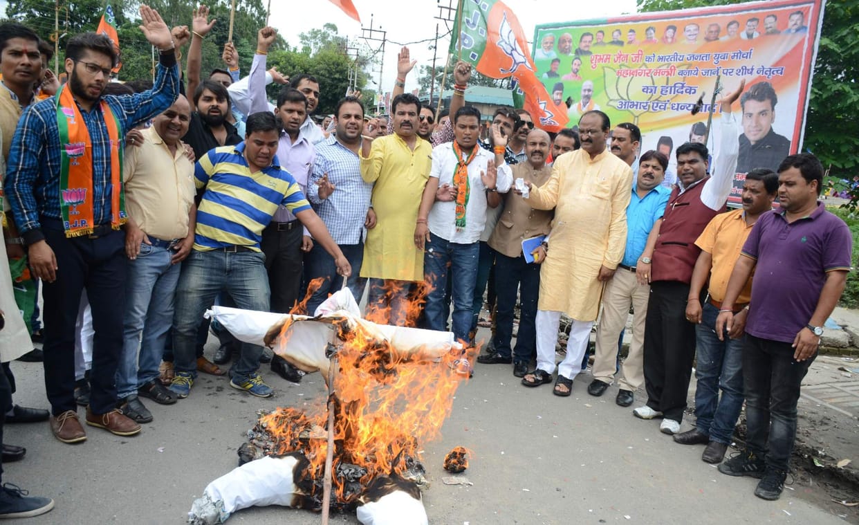 bjym burn cm rawat effigy.