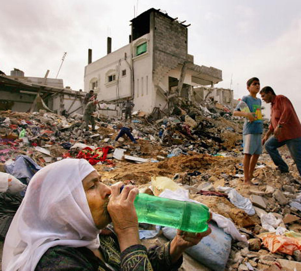 reusable water bottle more dirty than toilet seat
