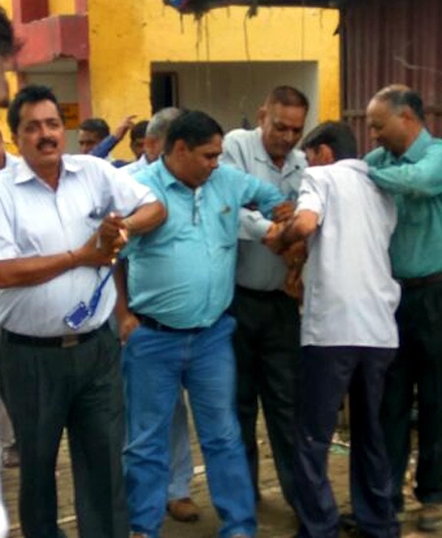 vigilance team caught Absa taking bribe