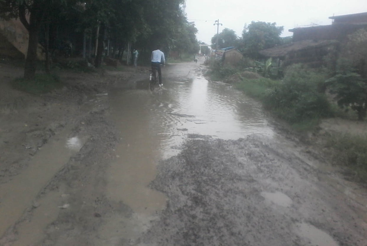 Broken street, passers upset