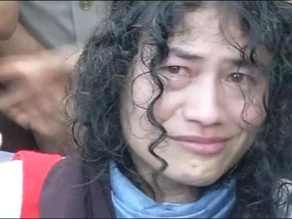 renuka shahane offer shelter to irom sharmila