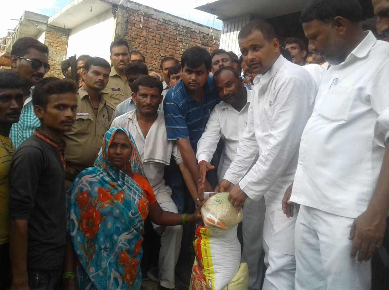 Distributed relief supplies to flood victims