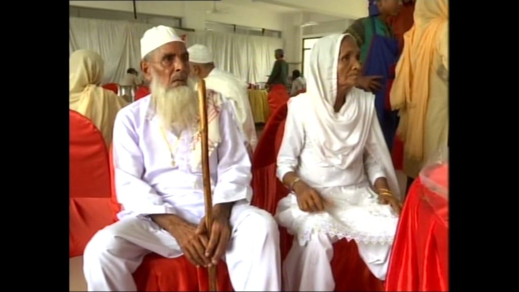 gonda haj yatri lost his passport