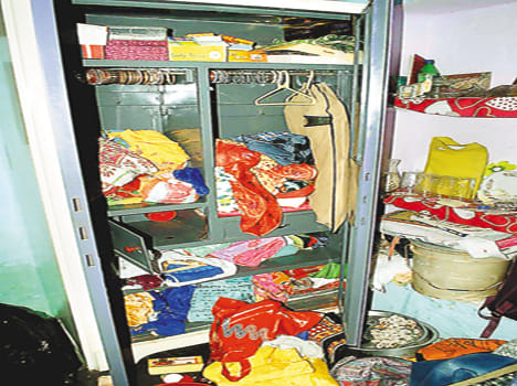 Breaking quarter of a million empty houses theft locks