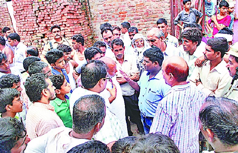 Police, threw stones at Ararf