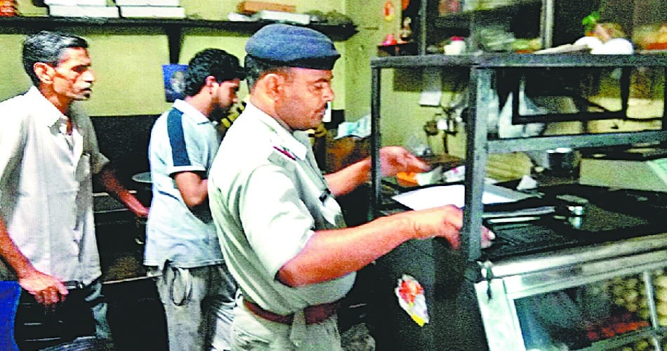 theft, robbery, theft in shops, theft in raipur rani market, haryana, chandigarh,