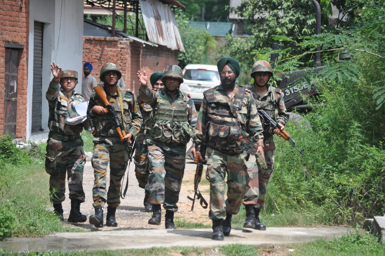suspicious seen in akhnoor of jammu and kashmir