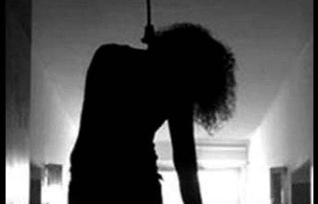 lady suicide, at chandigarh, parents blame in laws for dowry, 