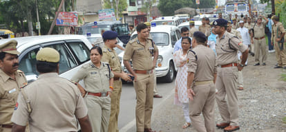 Bjp leader removed from Ventiletr, open eyes after improvement