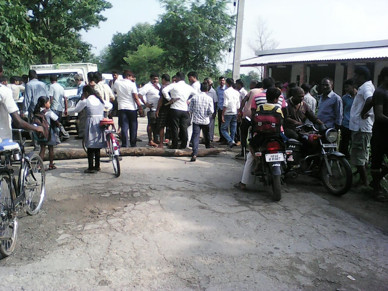 Villagers beaten animal traffickers
