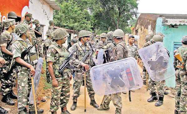 Stone throwing on Kanvrion in Pandit Naglas