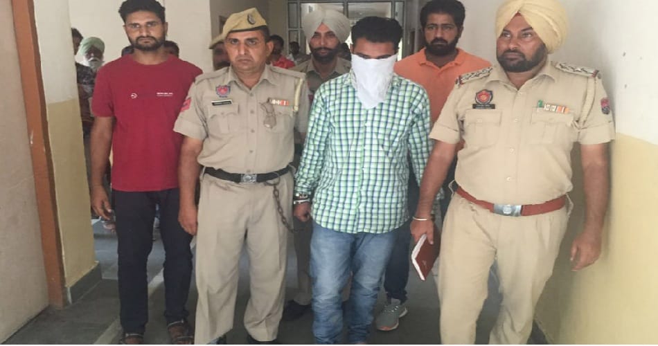 acid attack on girl by teenager at jalalabad, punjab