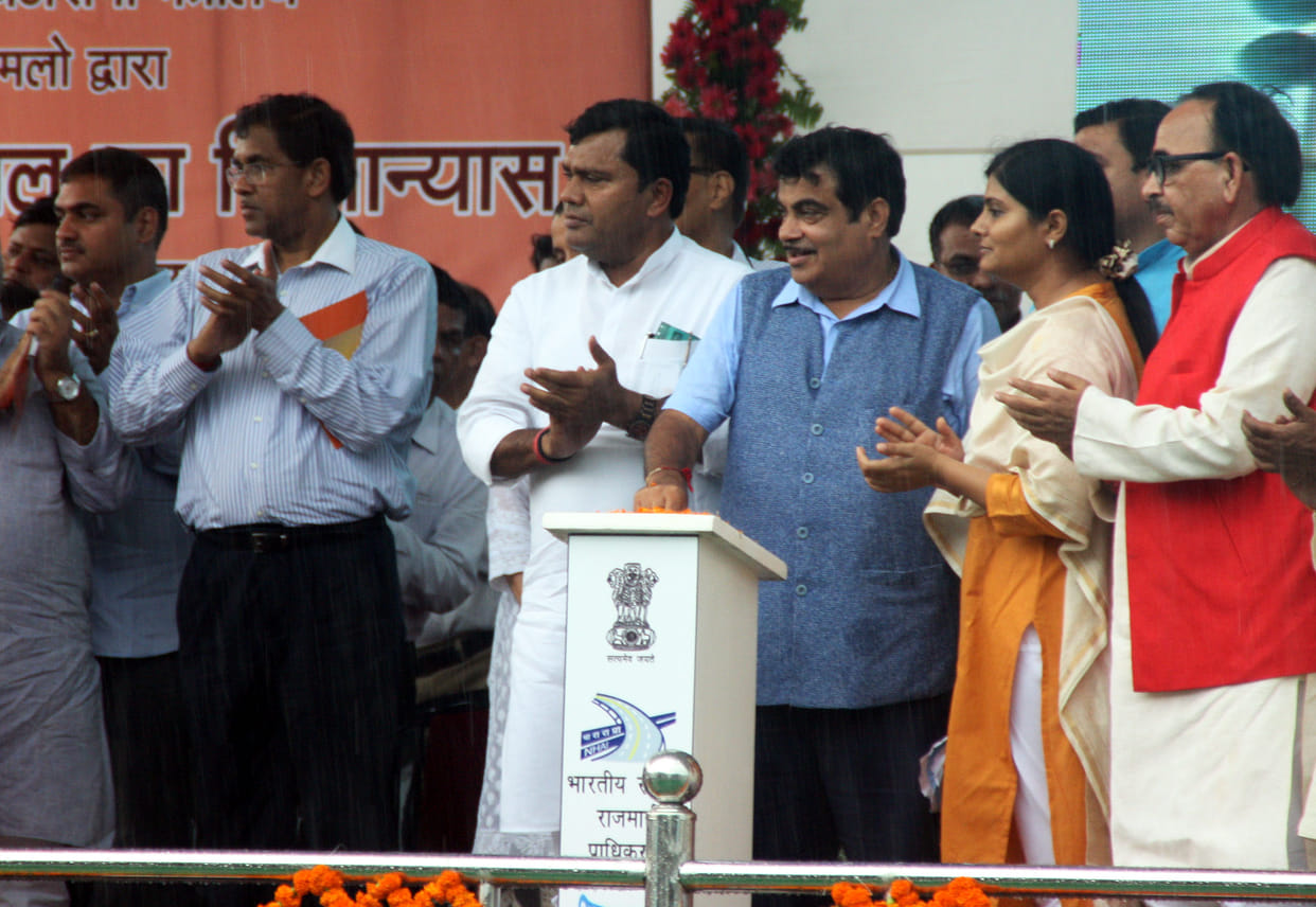 6700 crore, the gift of giving Gadkari