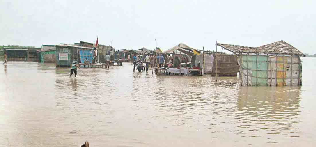 flood in amroha,gajraula