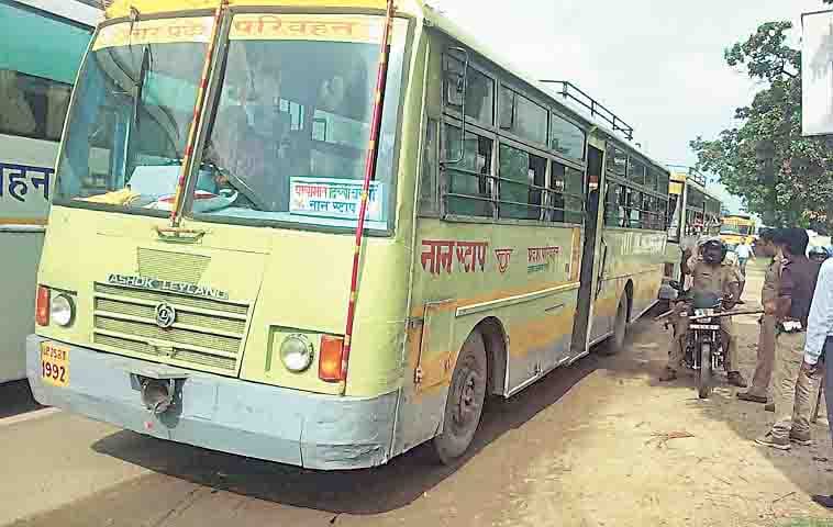kanvadiya at nh 24, traffic jam