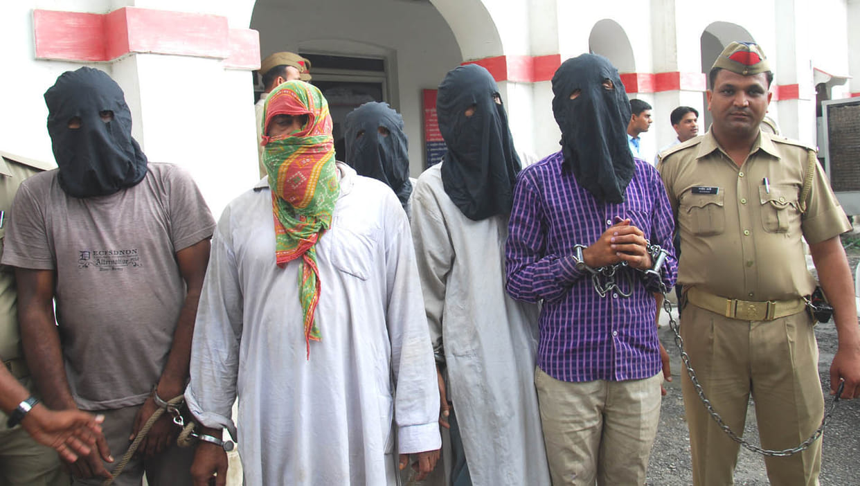 police arrested five robbers