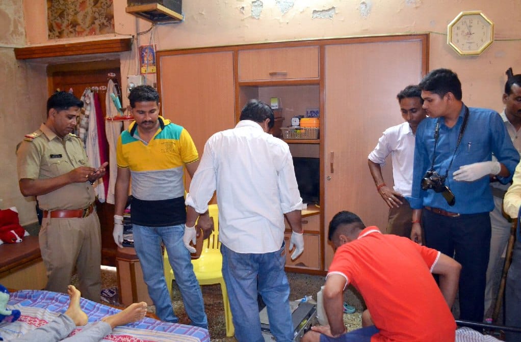 Shot and killed his wife in the home textile business