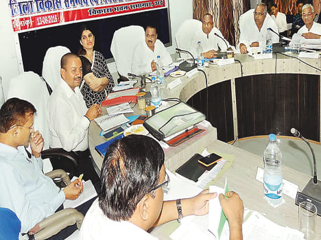 The issue of raising the shabby streets in front of Parliament
