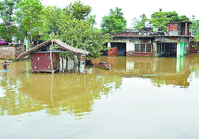 Bramhapuri village entered the water again