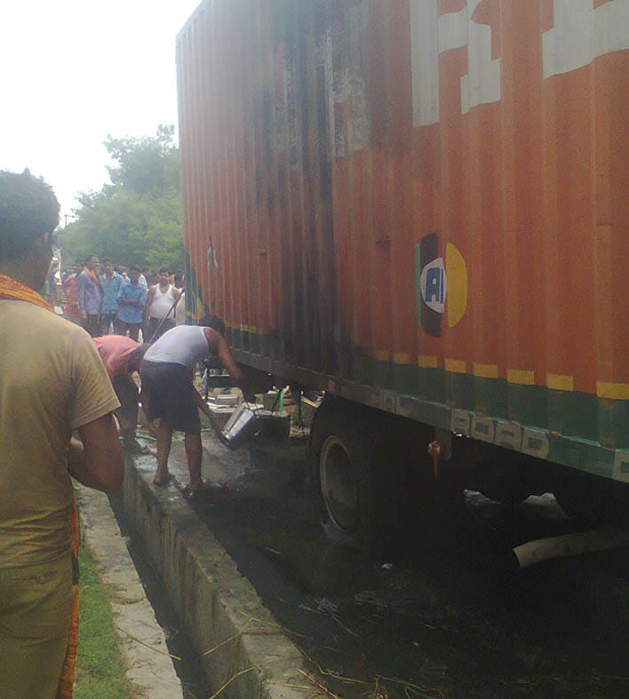 In the current labor scorching container landing