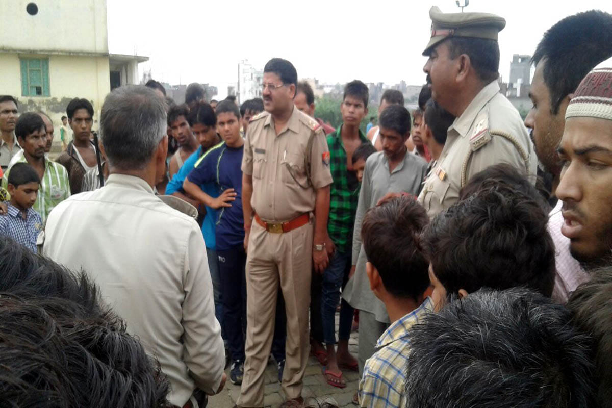 Idgah complex of unknown young man slit throat