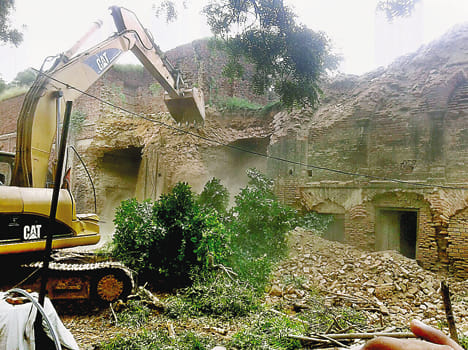 shahi fatak was demolished