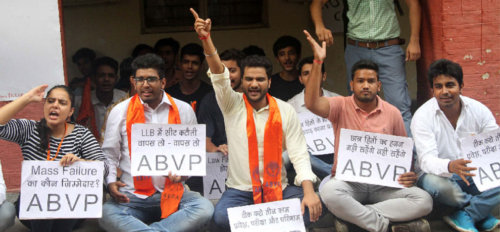 politics over llb admission in delhi university 