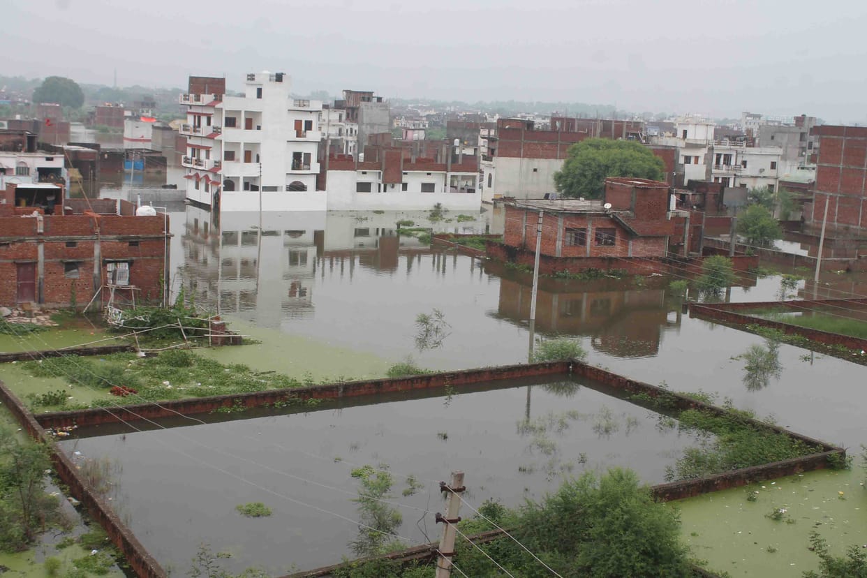 Vigil in the villages surrounded by floods