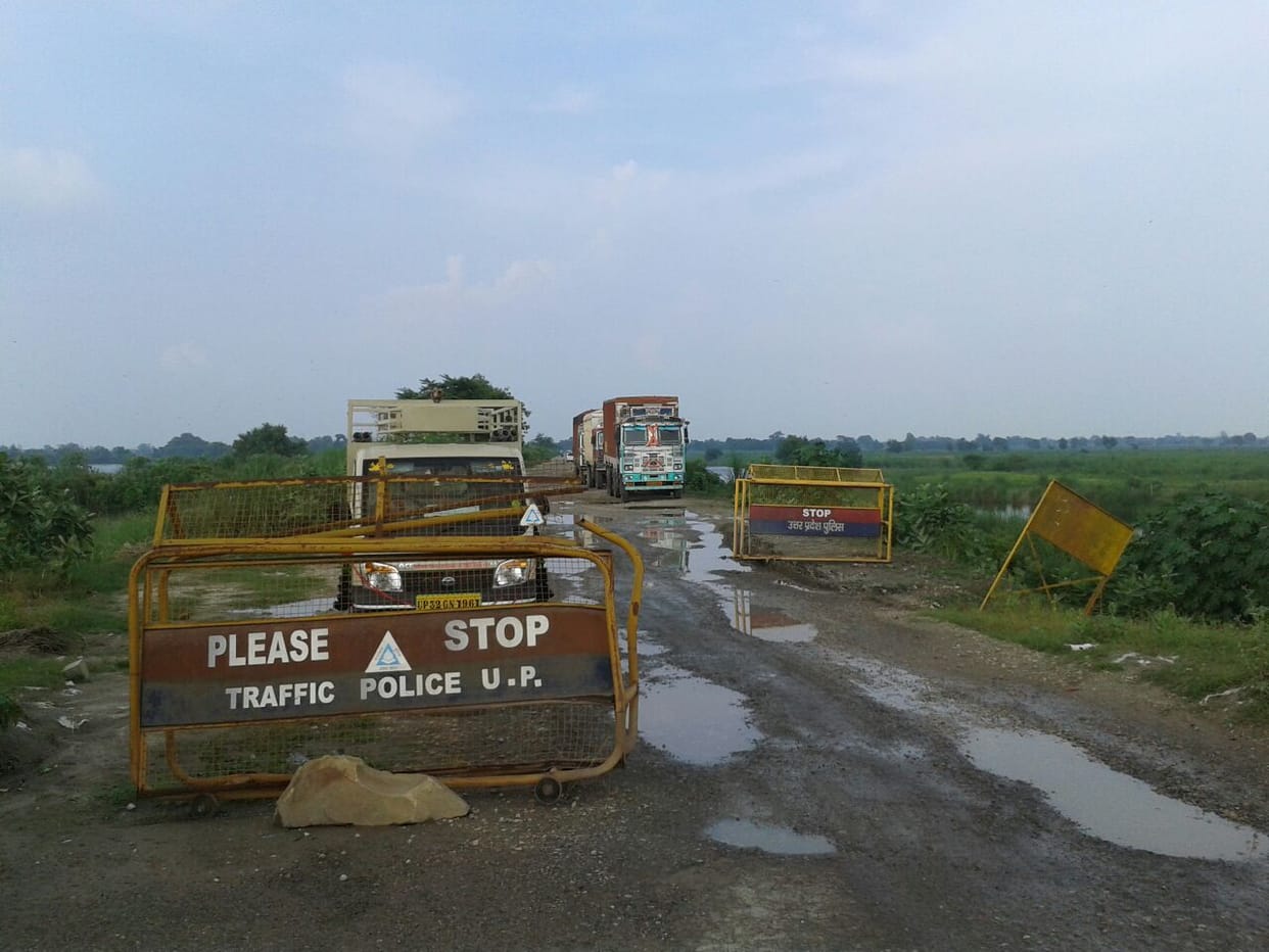 heavy vehicular traffic stopped on Tanda-Calvary bridge
