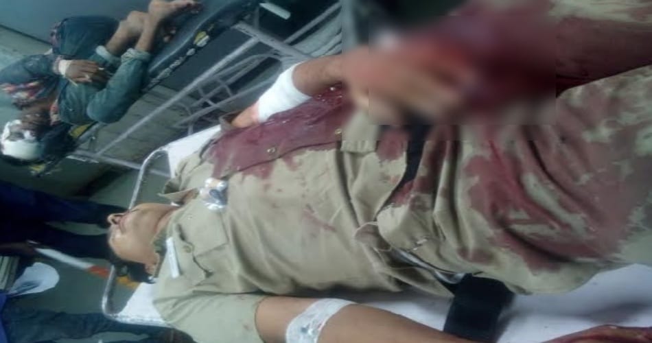 Car crashed into a divider, four policemen injured